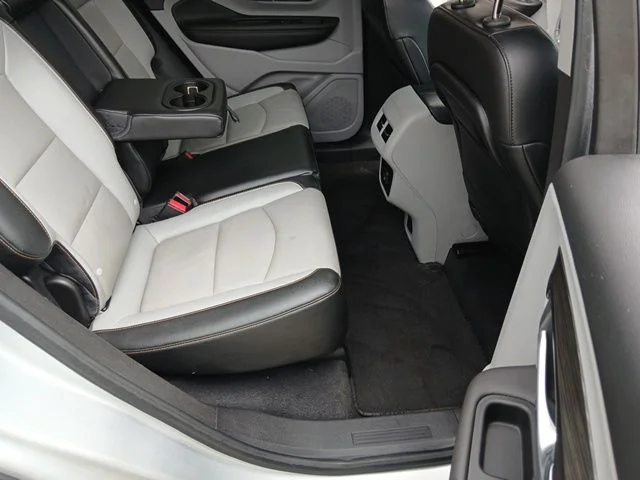 Used 2020 Silver GMC SLT image 18