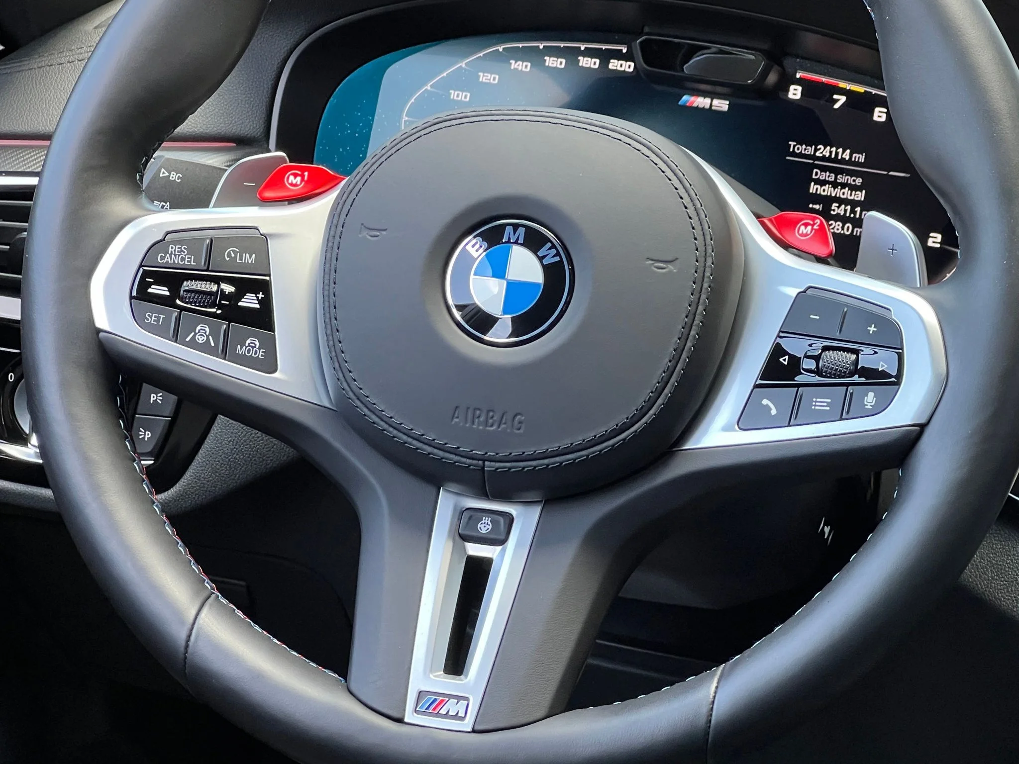 Used 2022 White BMW Competition image 27