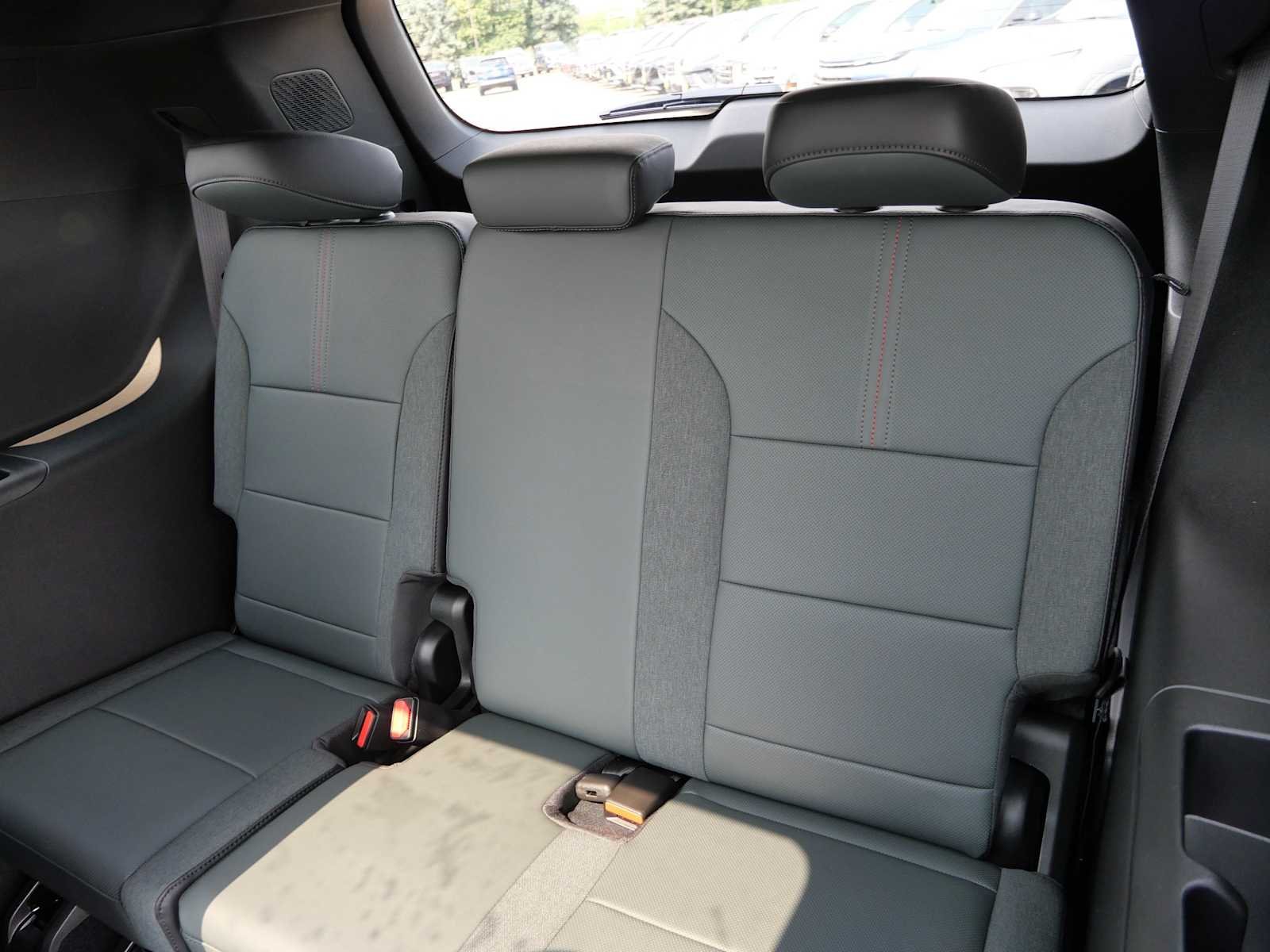 2026 GMC Acadia AT4 - Photo 12