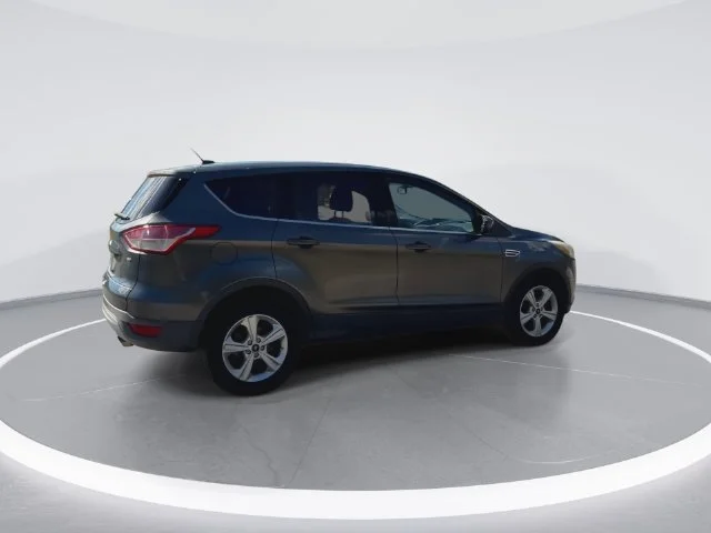 Used 2015  Ford SE image 11