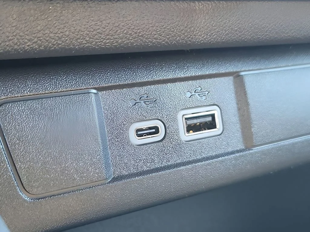New 2026 Sterling Metallic GMC Elevation image 33