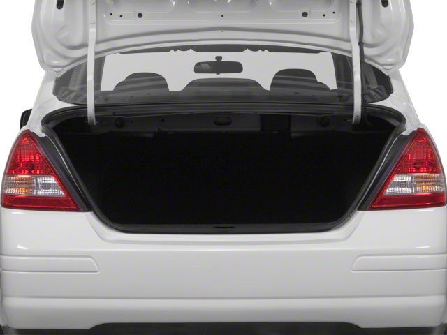 Used 2010 Brilliant Silver Metallic Nissan 1.6 image 16