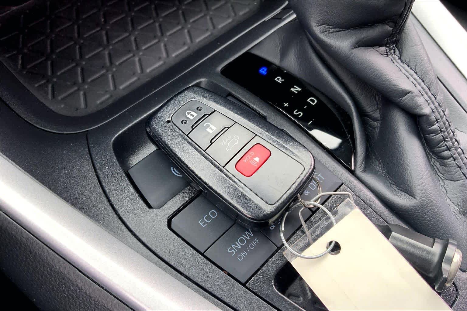 Certified Used 2025 Blueprint Toyota XLE Premium image 15
