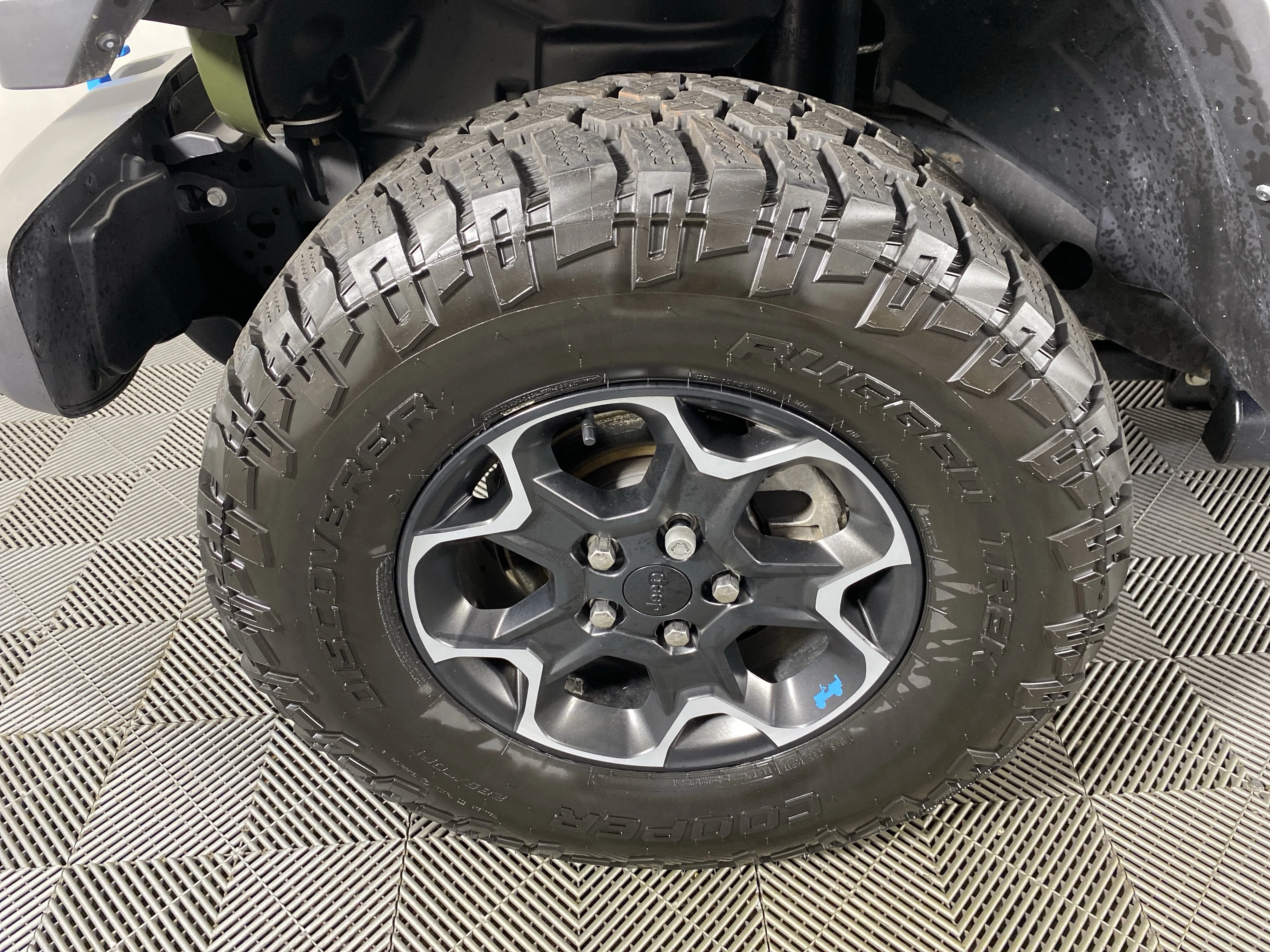 Used 2023 Sarge Green Clearcoat Jeep Rubicon image 13