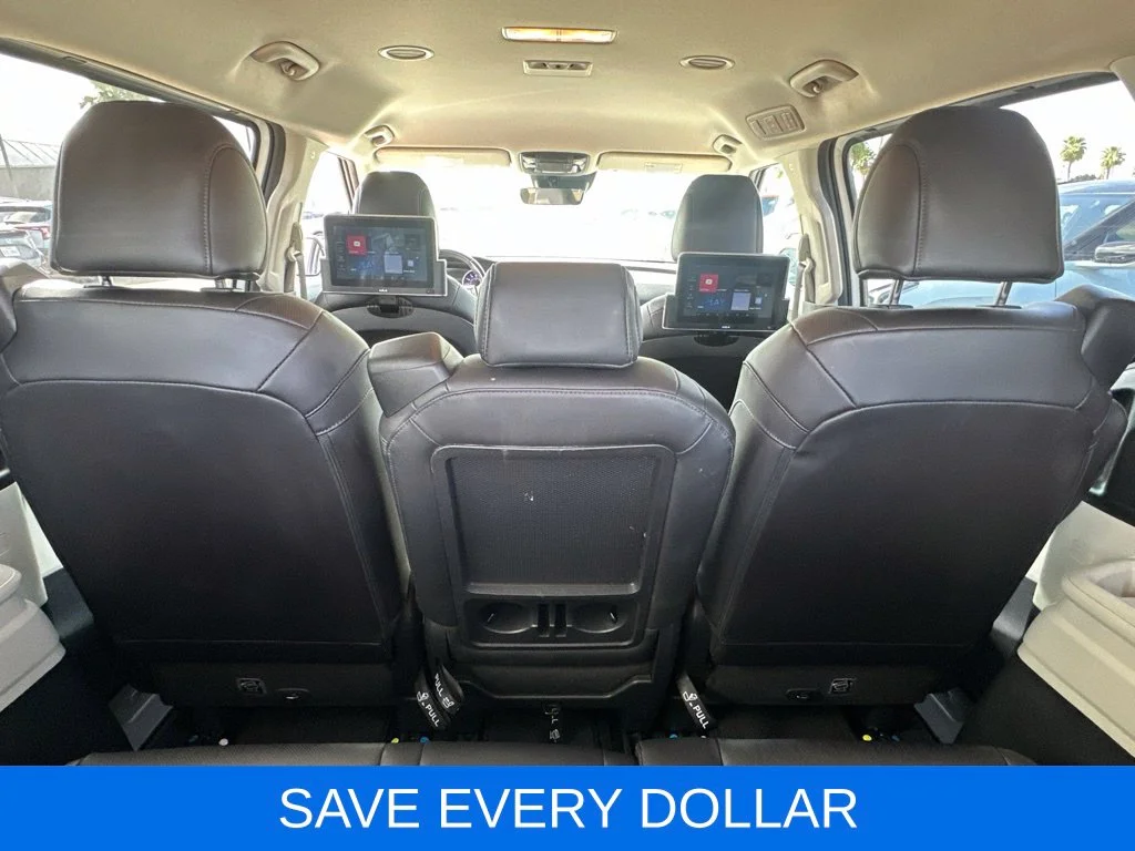 Used 2024 White Kia LX image 19