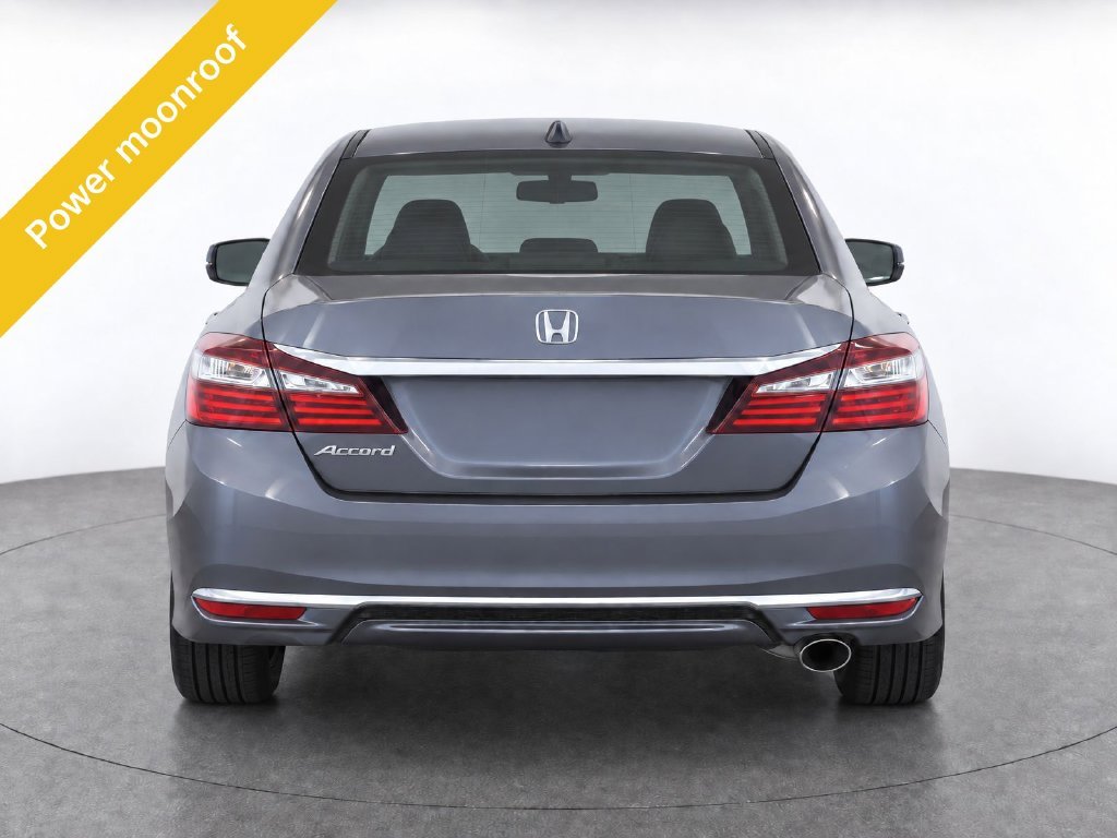 Used 2017  Honda EX image 6