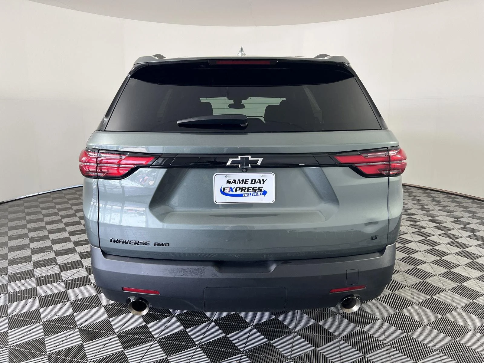 Used 2023 Silver Sage Metallic Chevrolet LT Cloth image 30