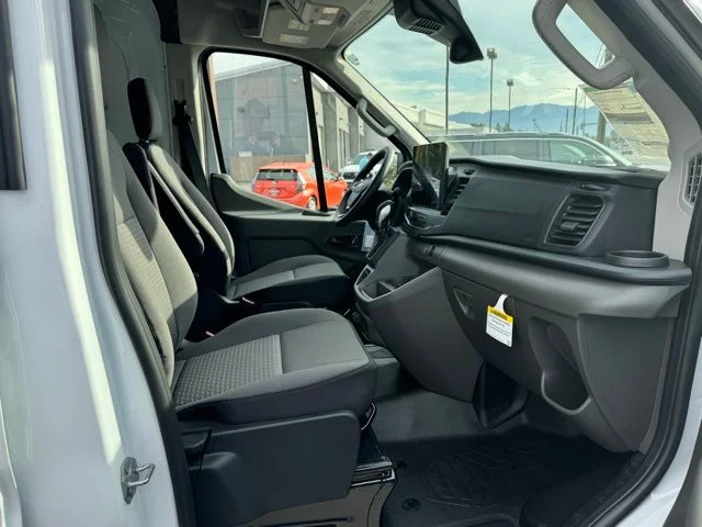 New 2026 Oxford White Ford Base image 4