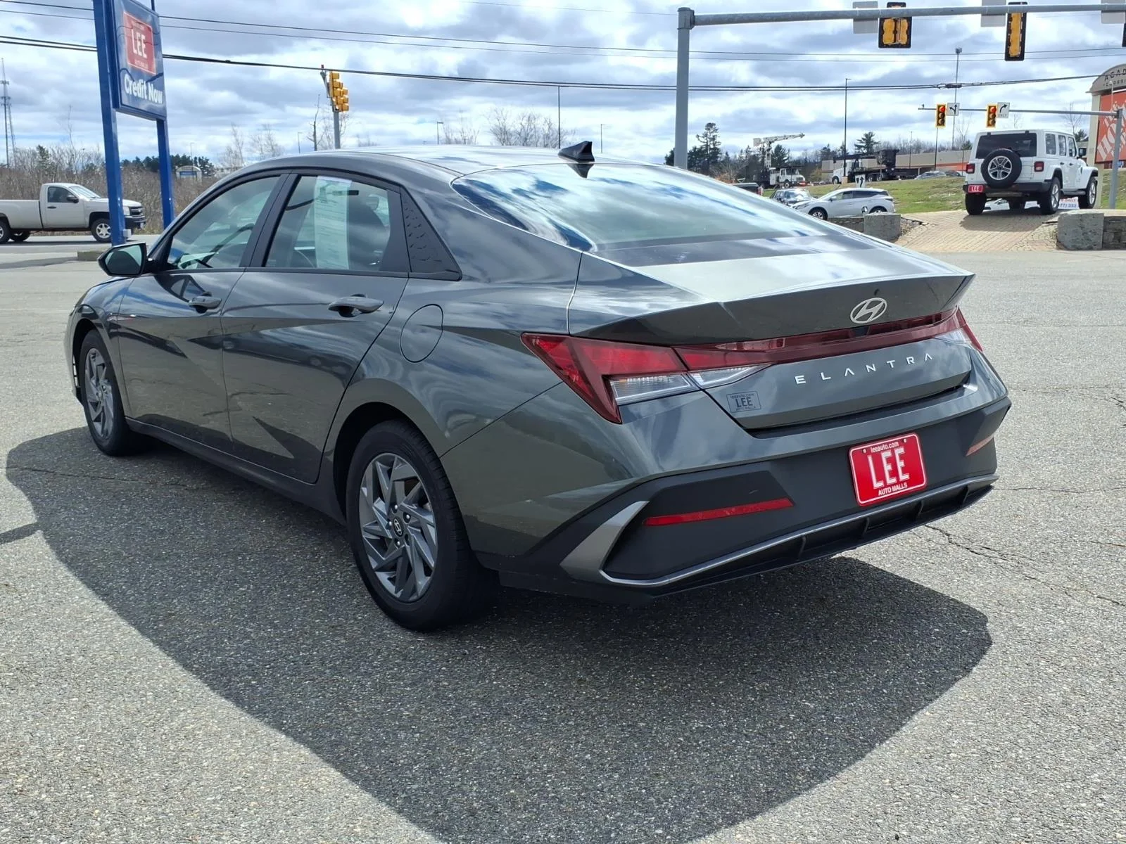 Used 2024 Gray Hyundai SEL image 7