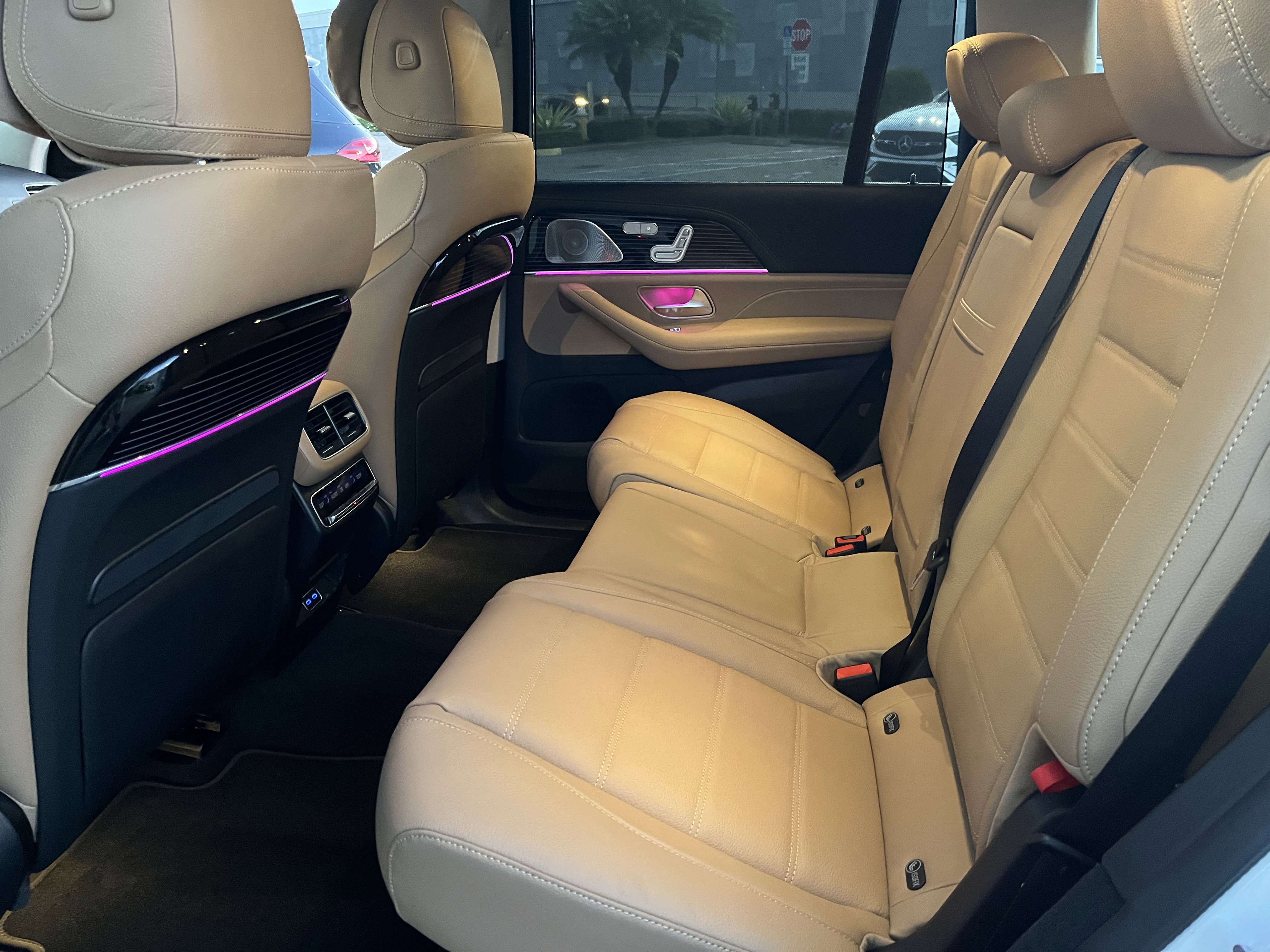 New 2026 MANUFAKTUR Moonlight White Metallic Mercedes-Benz GLS 450 image 17