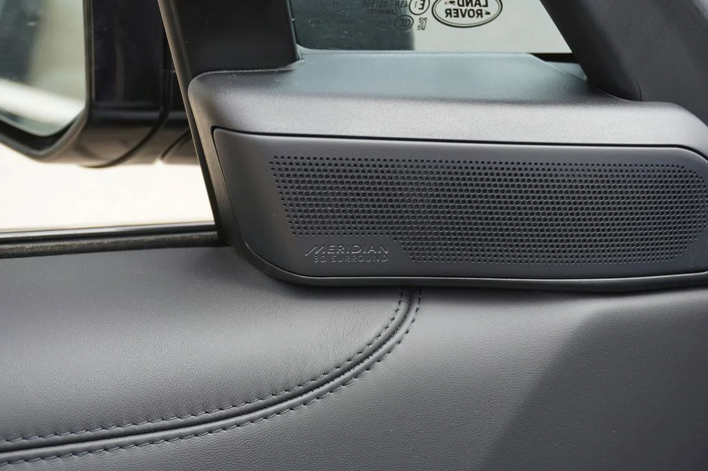 New 2026 Carpathian Grey Land Rover SE image 12