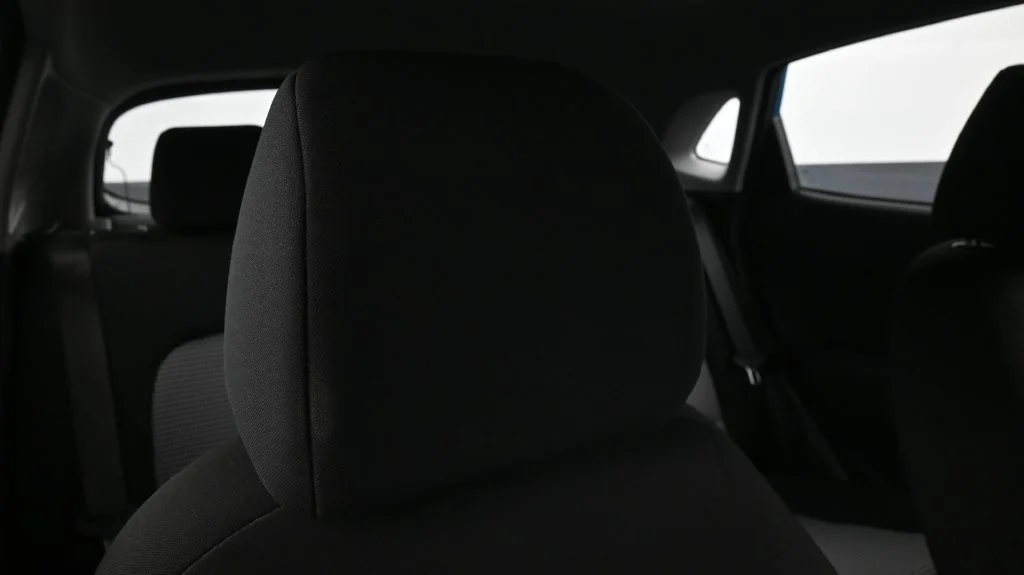 Used 2022 Green Hyundai SE image 18
