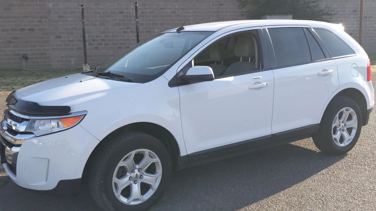 Used 2014 White Ford SEL image 9