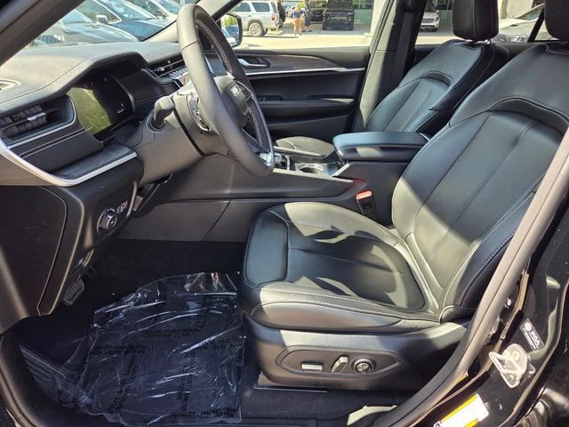 Certified Used 2025 Black Jeep Limited image 3