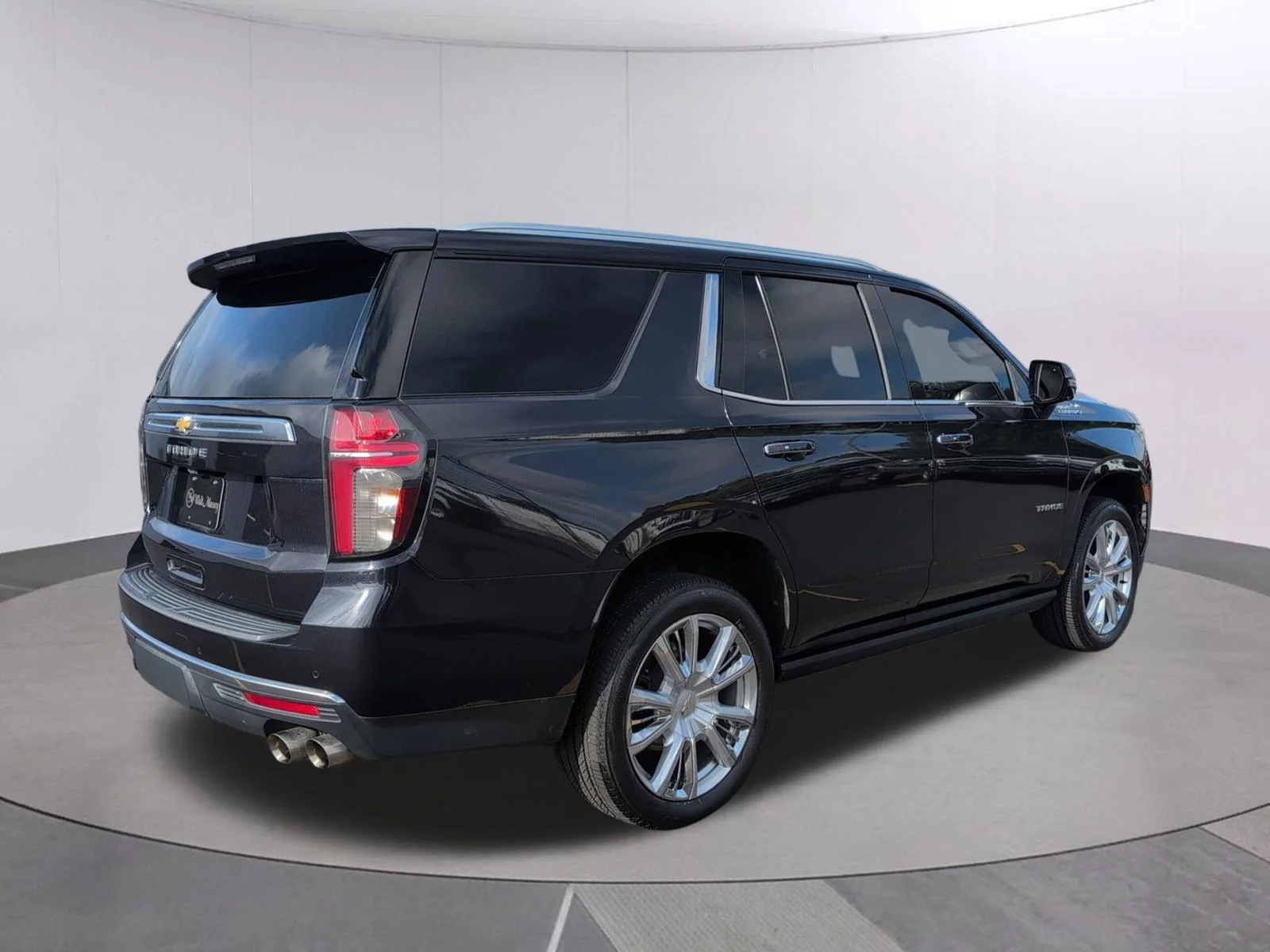 Used 2022 Dark Ash Metallic Chevrolet High Country image 5