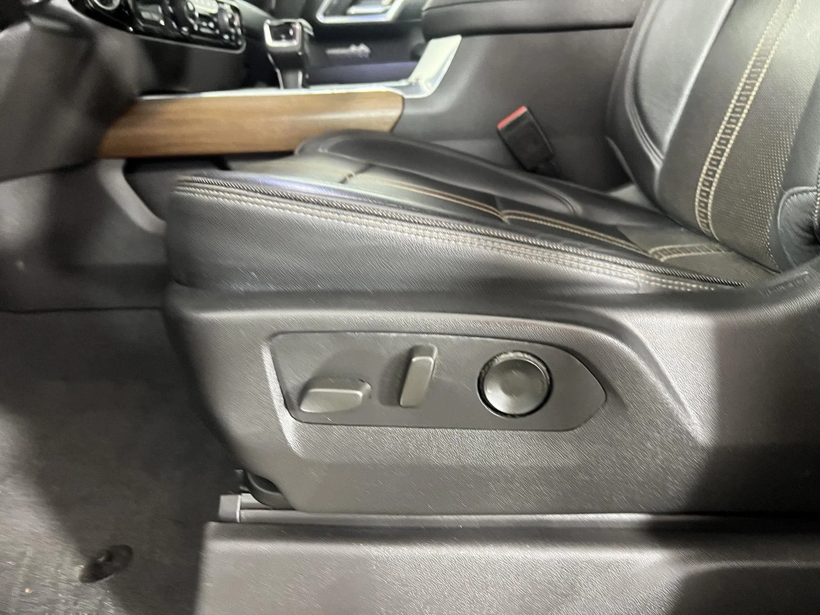 Used 2022 CHERRY RED TINTCOAT Chevrolet High Country image 16