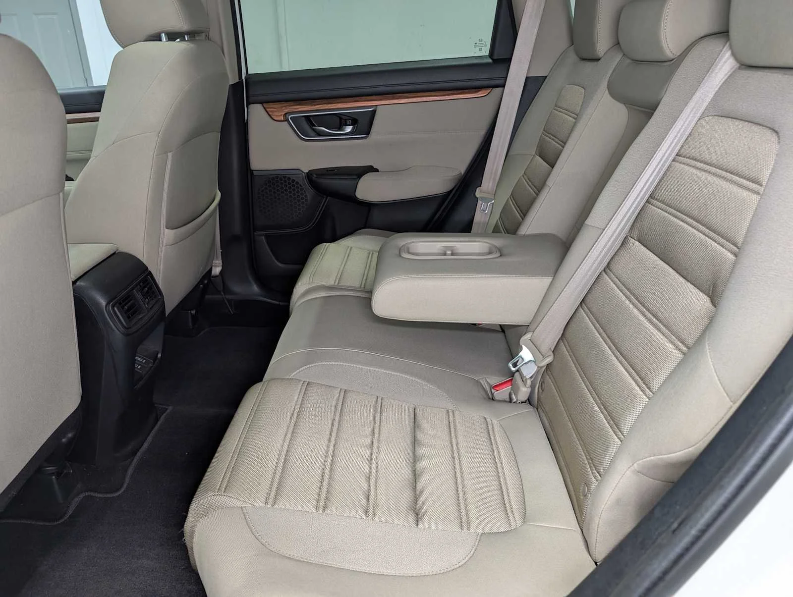 Used 2017 White Diamond Pearl Honda EX image 22