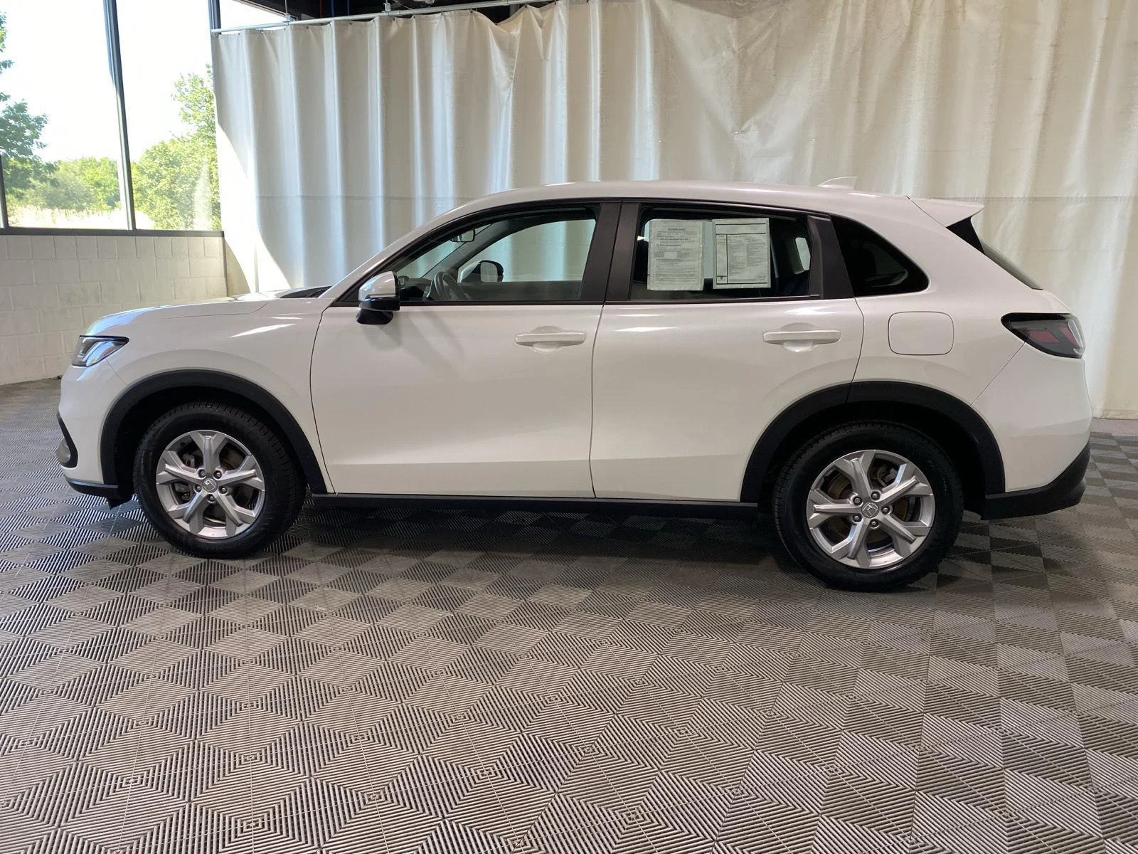 Certified Used 2024 Platinum White Pearl Honda LX image 4
