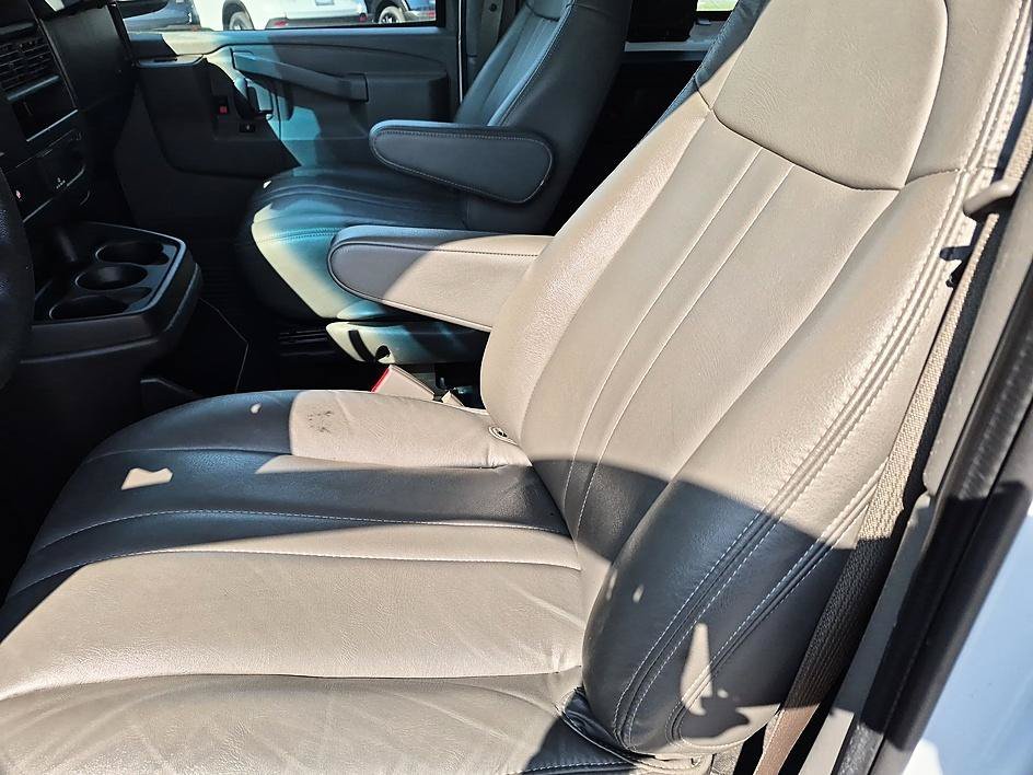 Used 2019 Summit White Chevrolet CARGO image 15