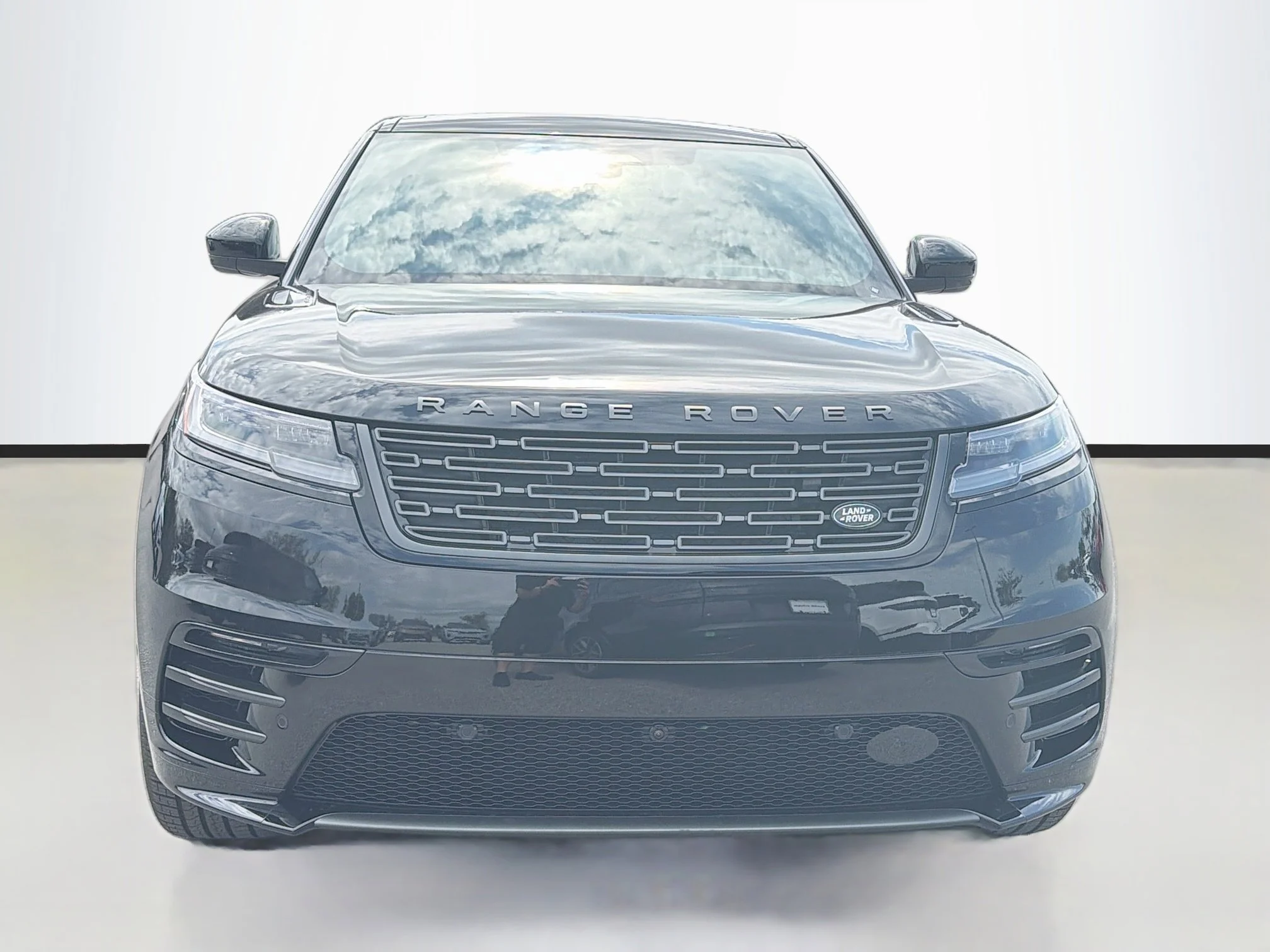 New 2026 Santorini Black Land Rover Dynamic SE image 8