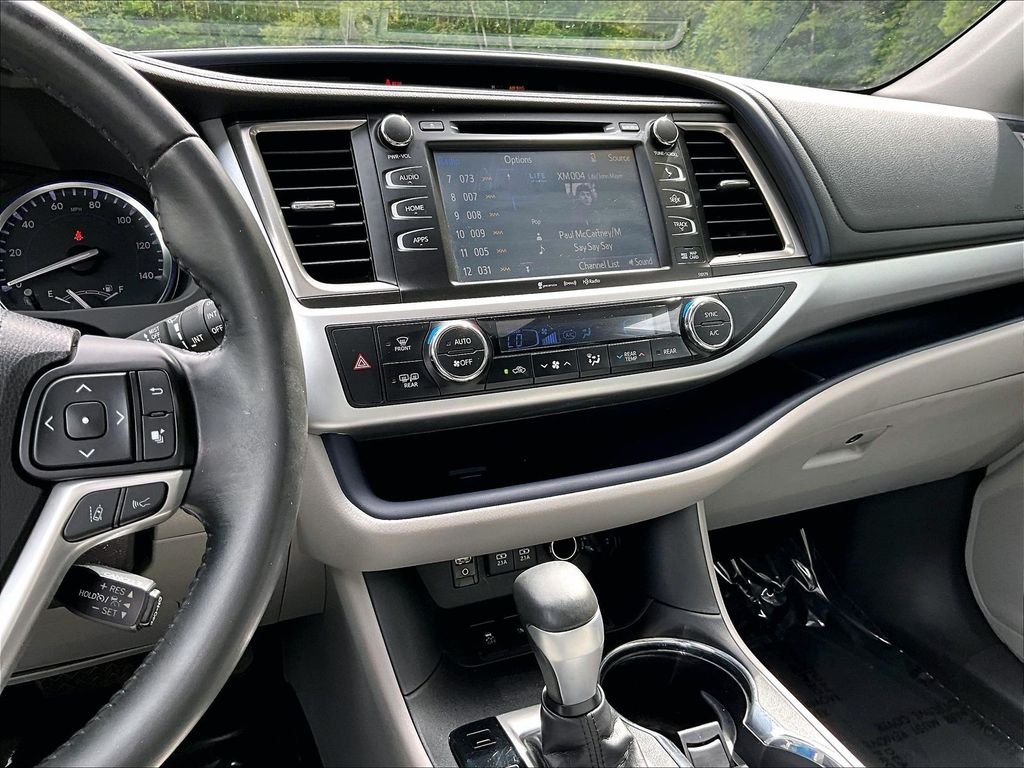 Used 2017 Shoreline Blue Pearl Toyota XLE image 19