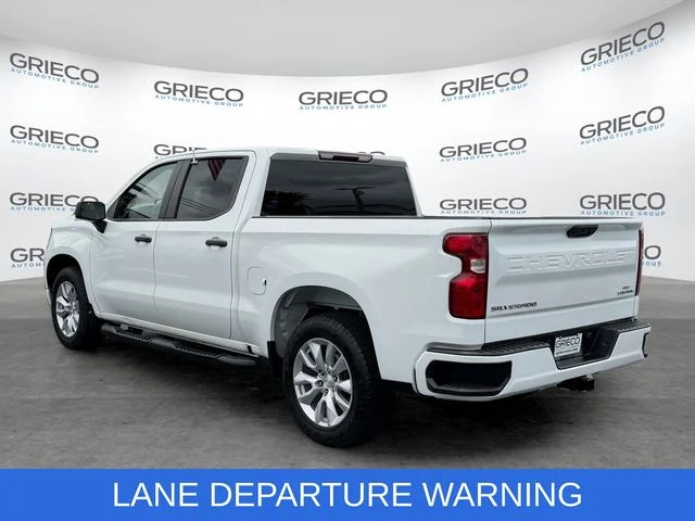 Used 2022 White Chevrolet Custom image 5