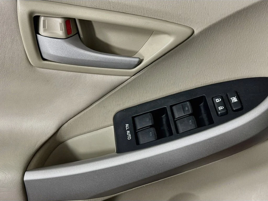 Used 2010 Red Toyota IV image 19