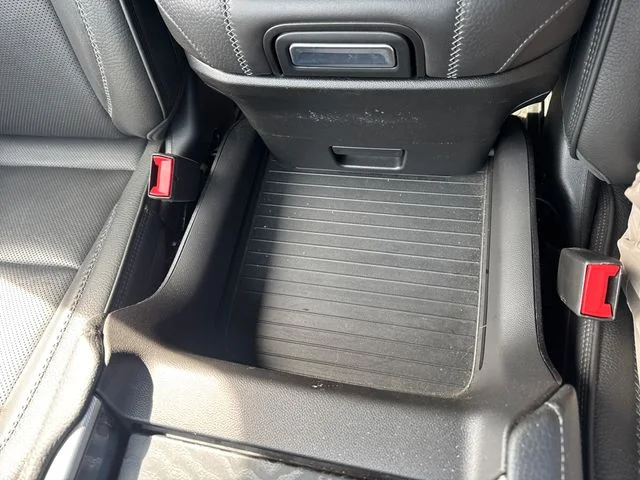 Used 2024 Silver GMC Denali image 24