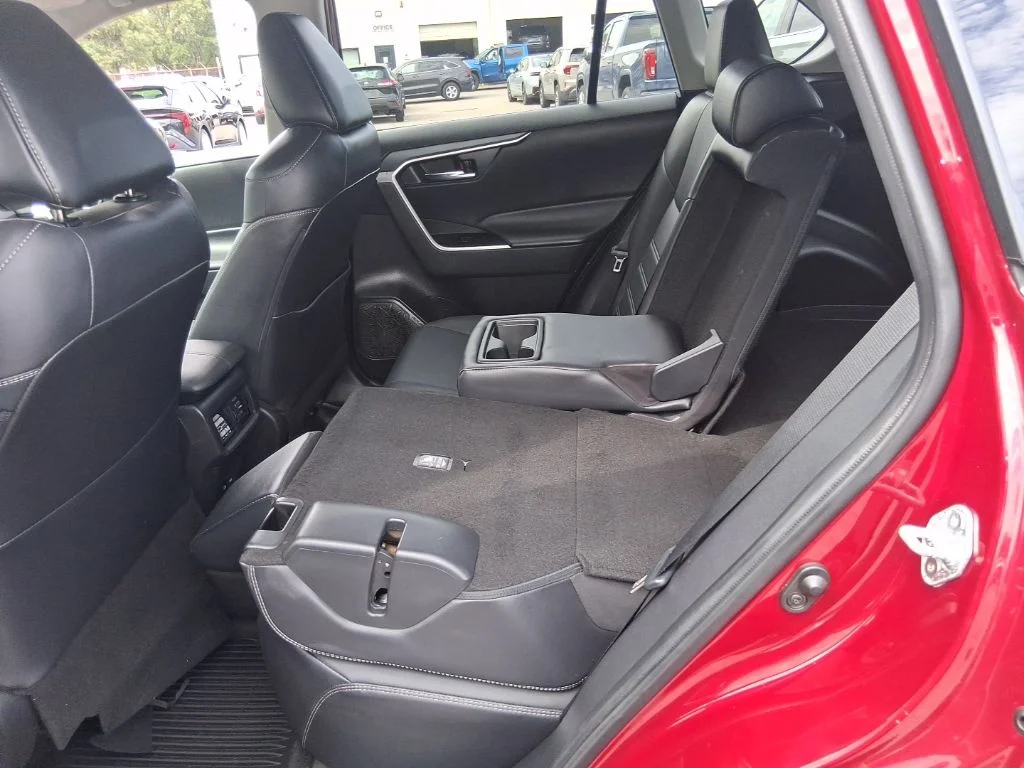 Used 2022 Red Toyota XLE Premium image 20