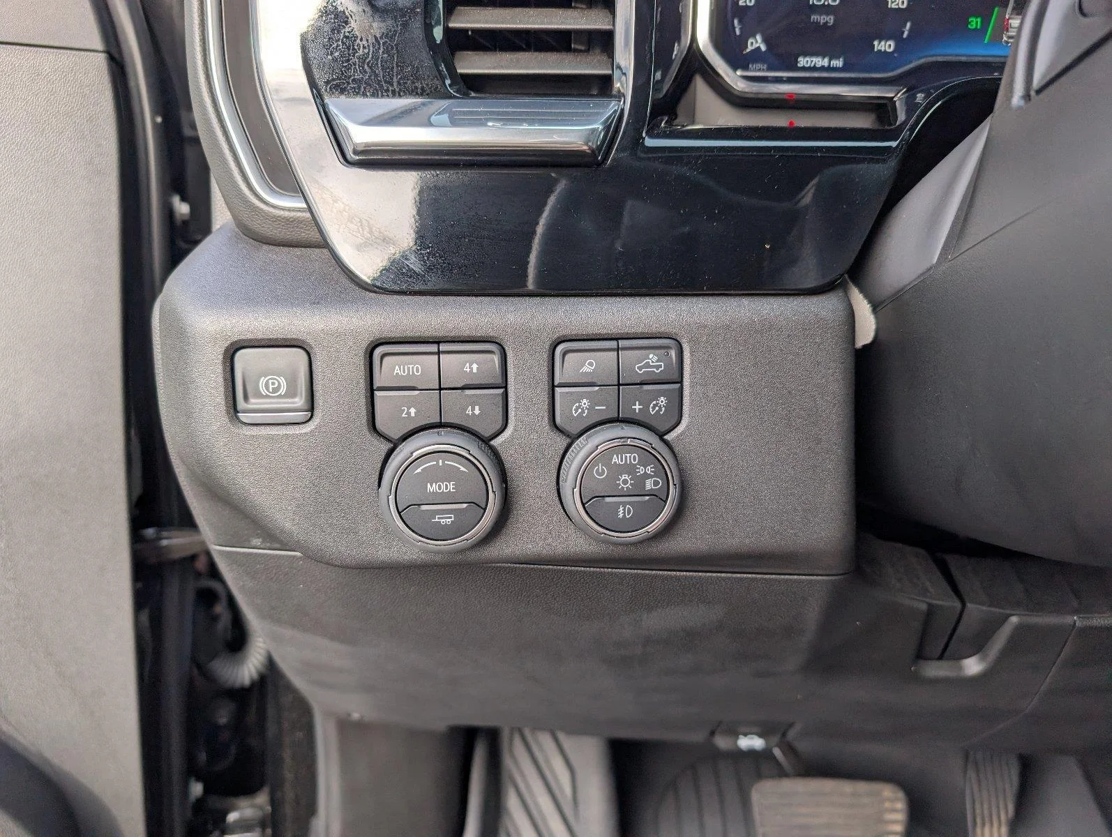 Used 2025 Black Chevrolet RST image 28