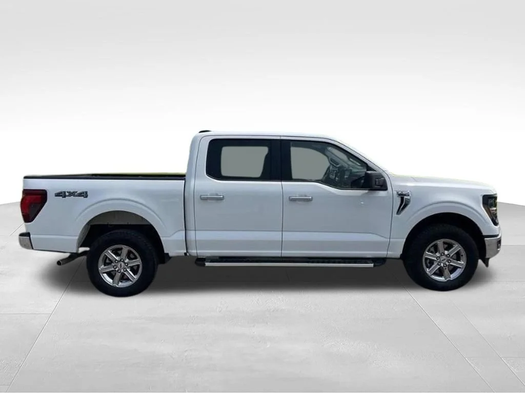 Used 2025 White Ford XLT image 4