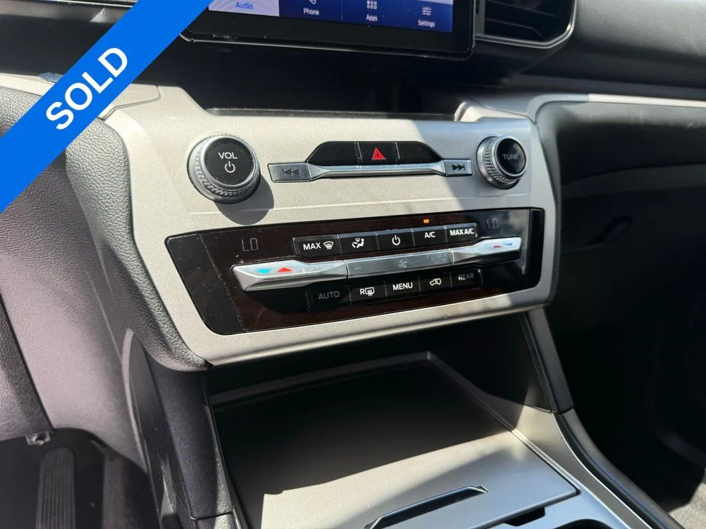 Used 2020 White Ford XLT image 16