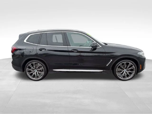 Used 2022 Black BMW sDrive30i image 8