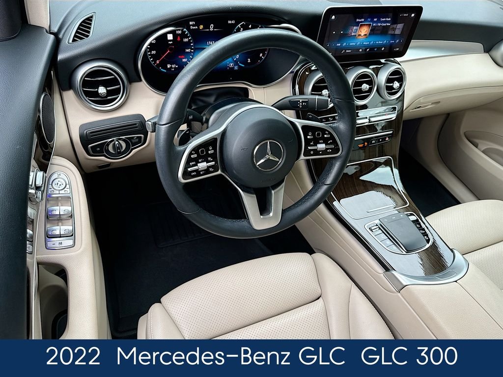 Used 2022  Mercedes-Benz GLC 300 image 24