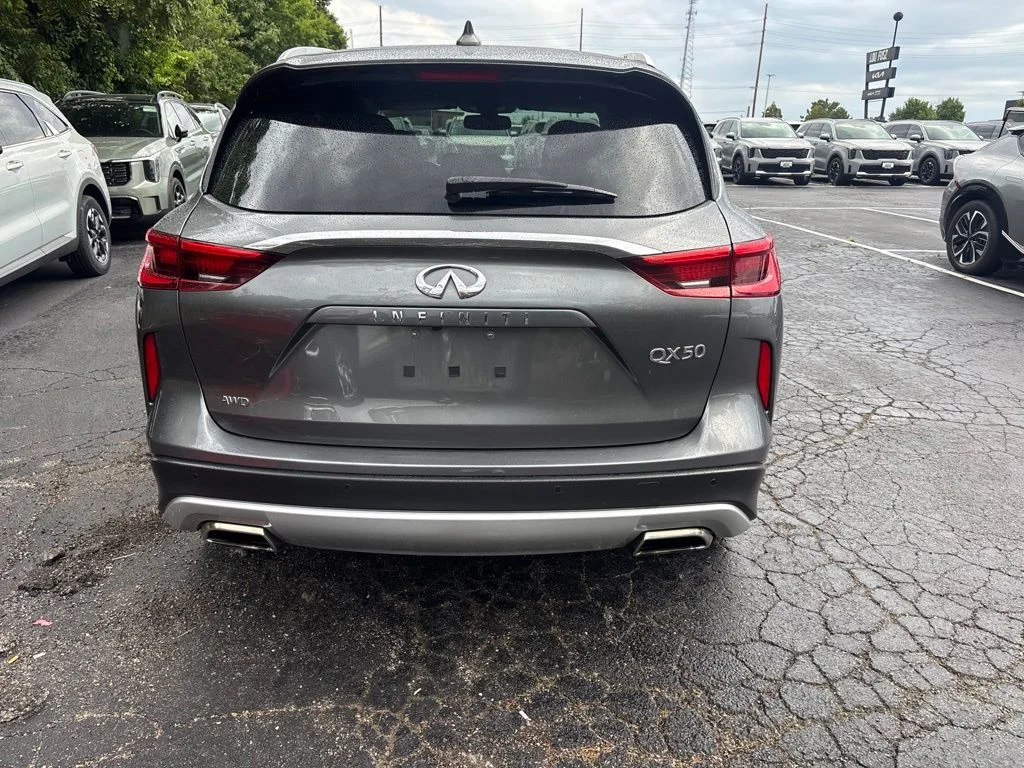 Used 2021 Graphite Shadow INFINITI LUXE image 4