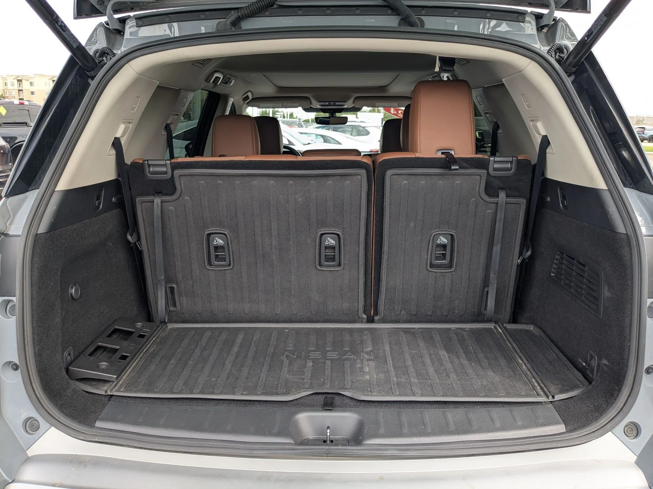 Used 2024 Boulder Gray Pearl Nissan Platinum image 33