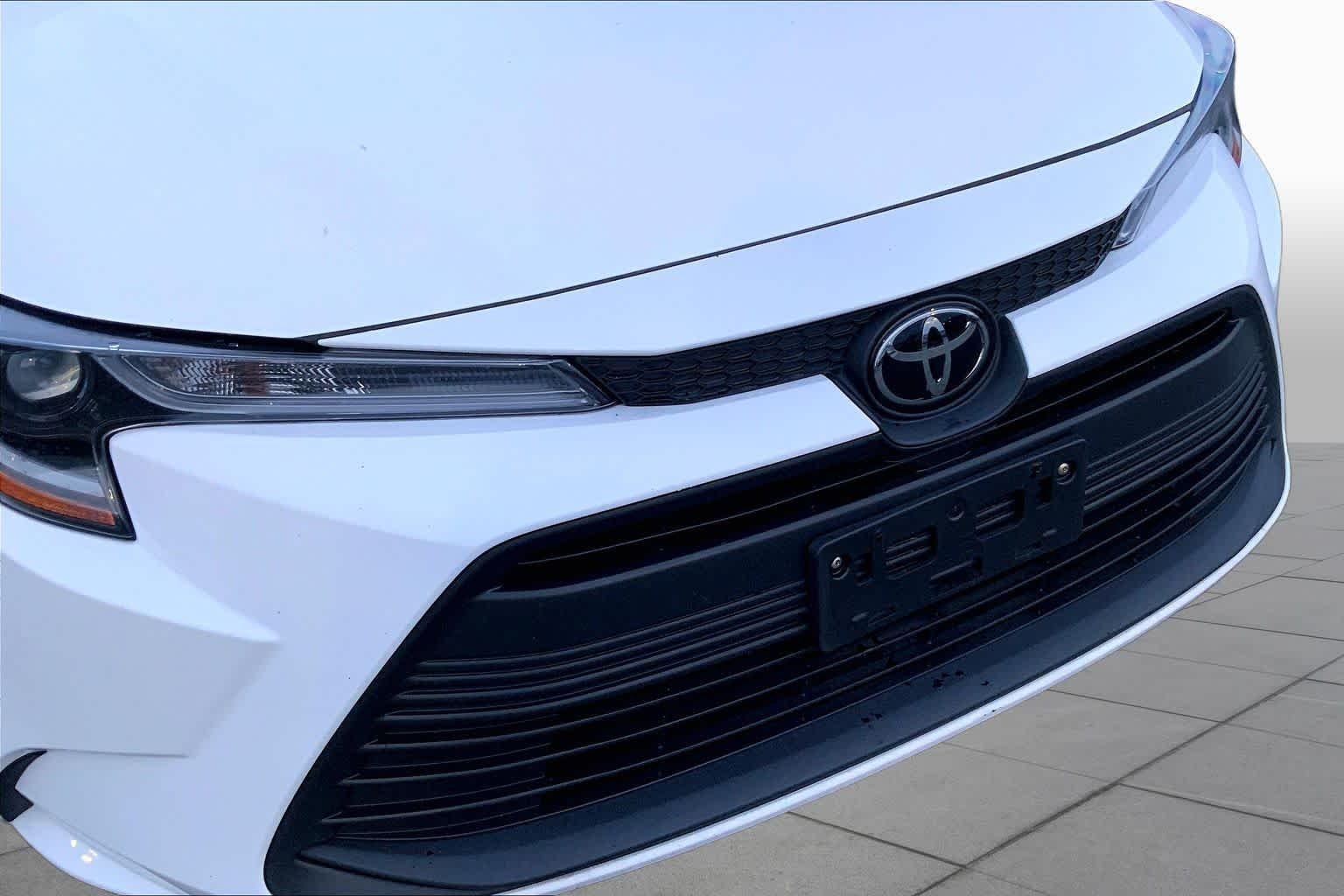 Used 2024 Ice Cap Toyota LE image 27