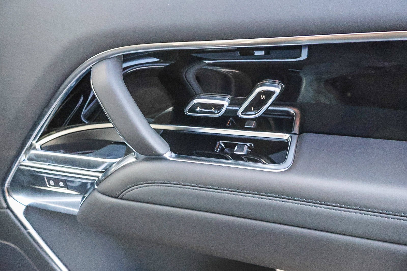 2026 Land Rover Range Rover SE - Photo 19