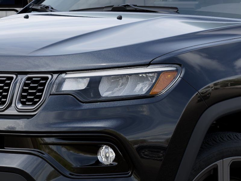 New 2026 Diamond Black Crystal Pearl-Coat Exterior Paint Jeep Limited image 10