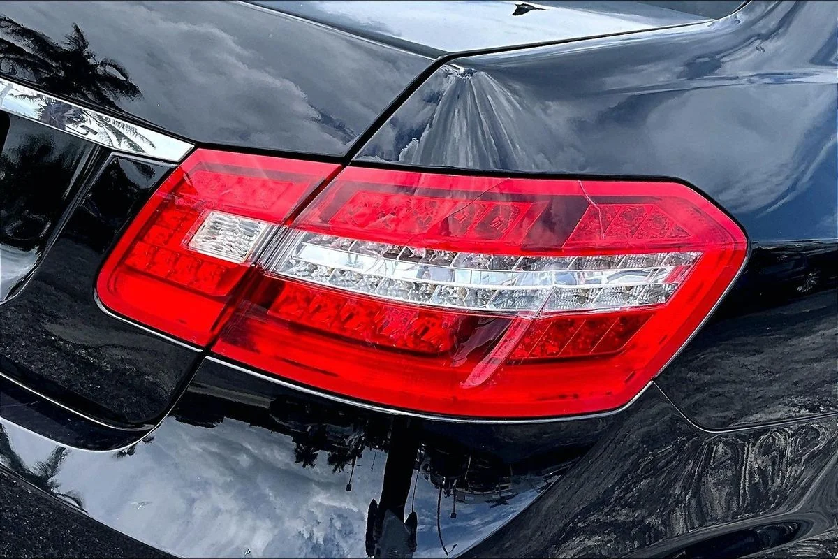 Used 2010 Black Mercedes-Benz  image 22