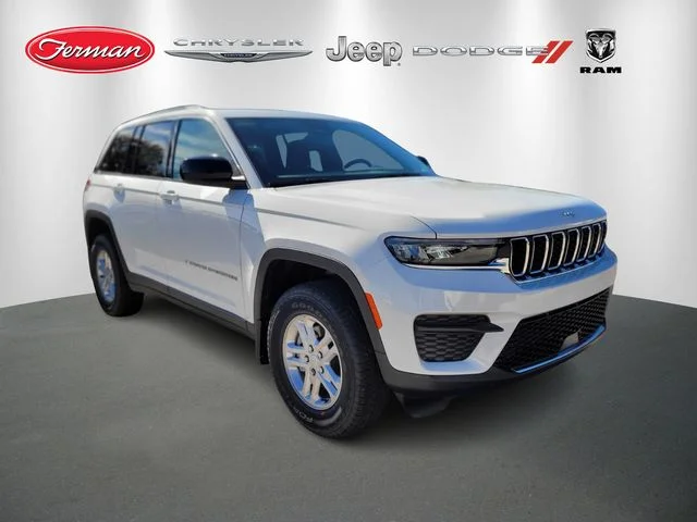 New 2025 Bright White Clear-Coat Exterior Paint Jeep Laredo image 1