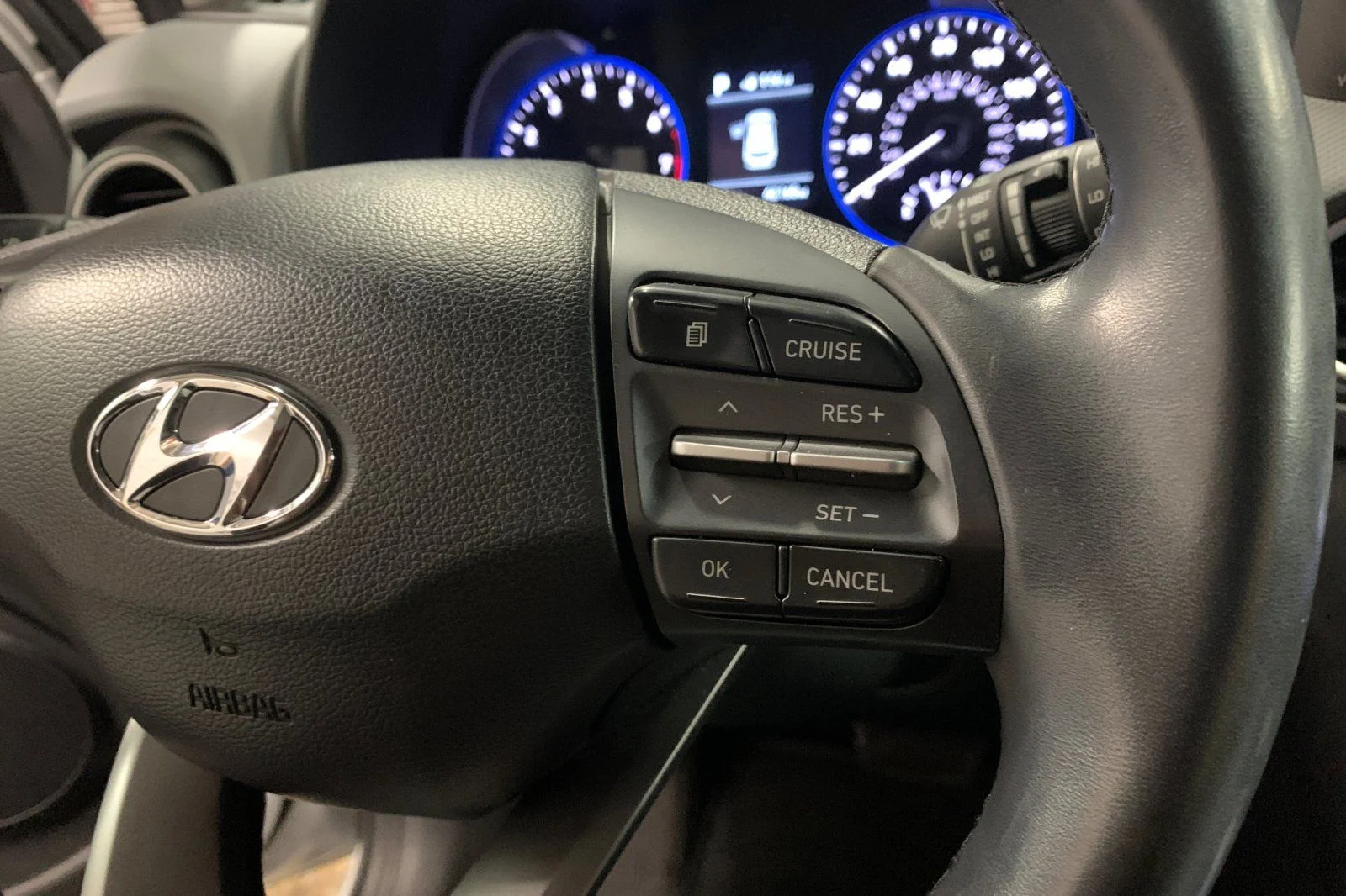 Used 2018 White Hyundai Limited image 28