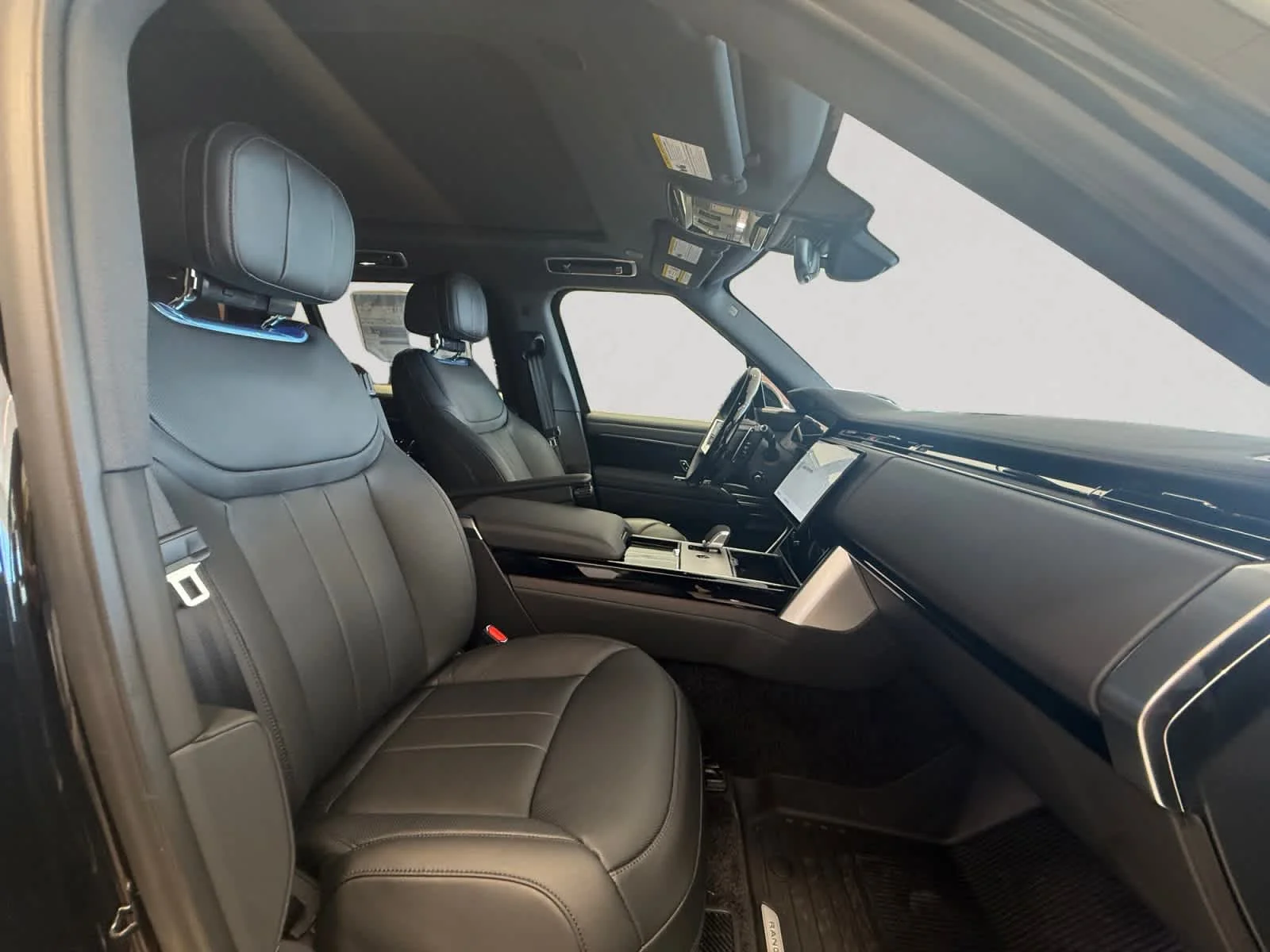 New 2026 Santorini Black Land Rover P530 LWB 7 Seat image 14