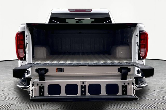 Used 2021 White GMC Elevation image 7
