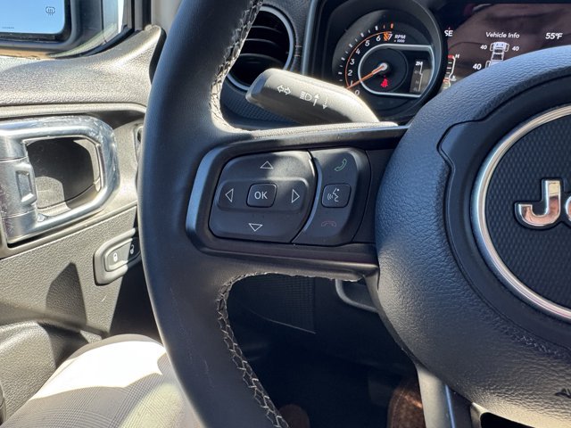 Used 2025 Bright White Clearcoat Jeep Mojave image 30