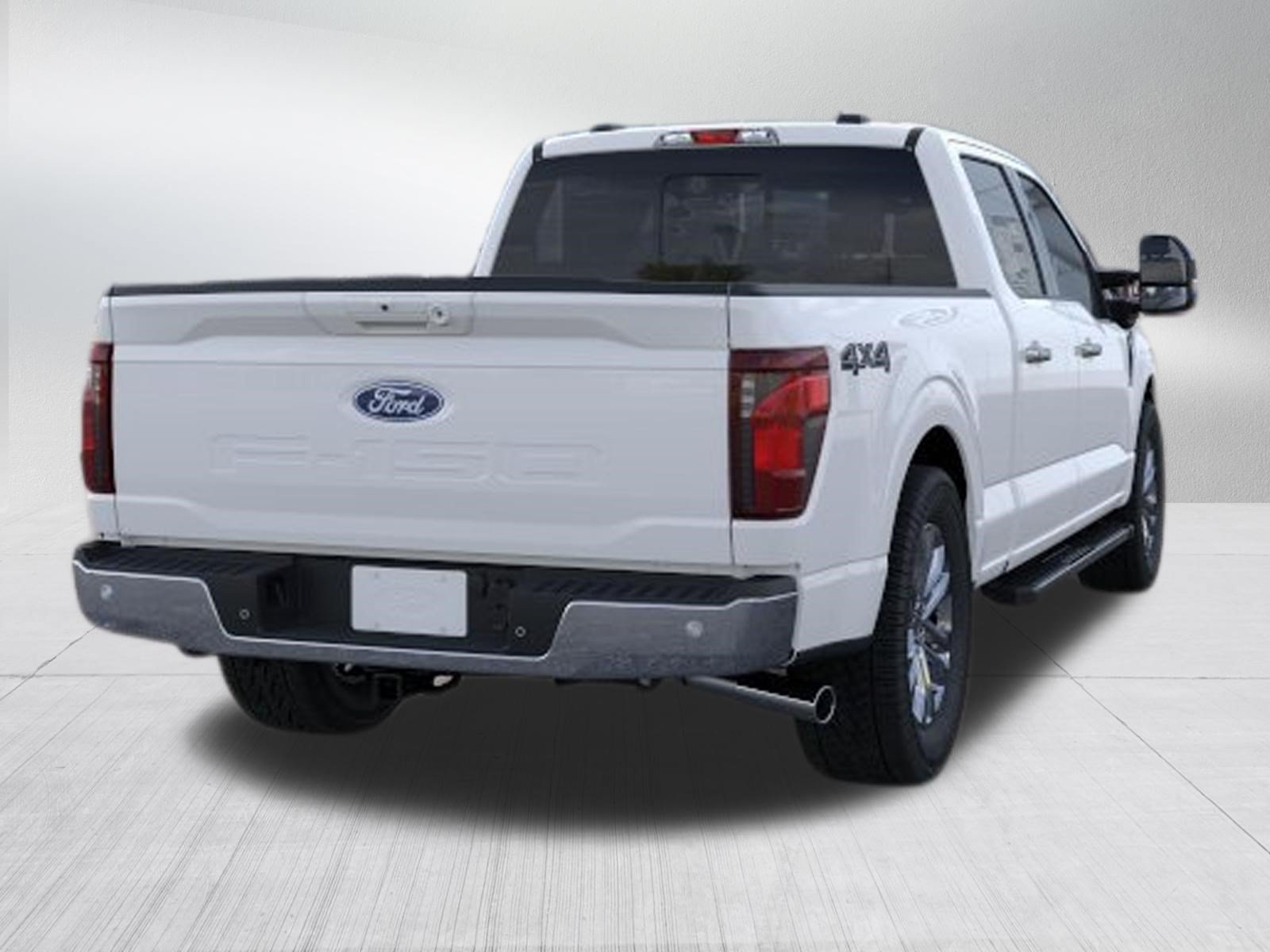 New 2026 Oxford White Ford XLT image 8
