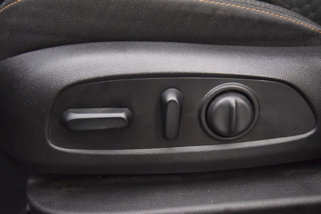 Used 2018 Storm Blue Metallic Chevrolet LT image 21