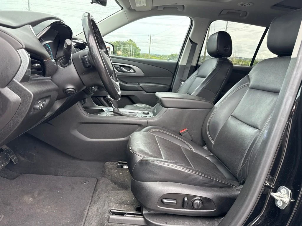 Used 2018 Black Metallic Chevrolet Premier image 6