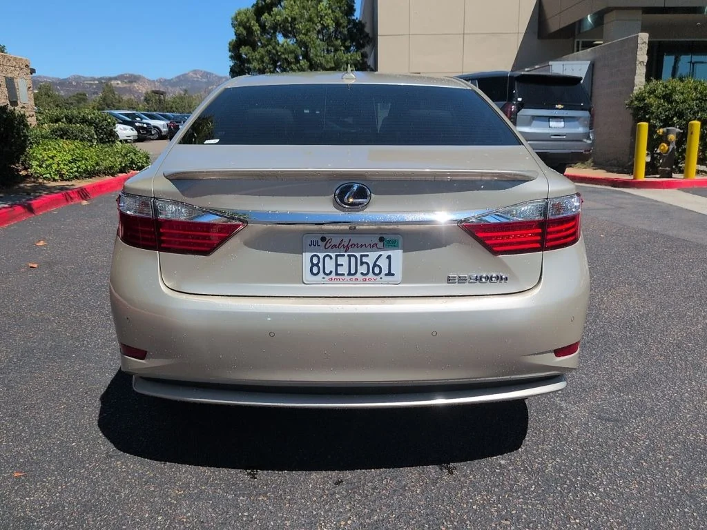 Used 2014 Beige Lexus 300h image 6