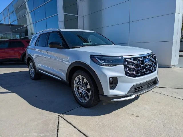 New 2026 Space White Metallic Ford Platinum image 38